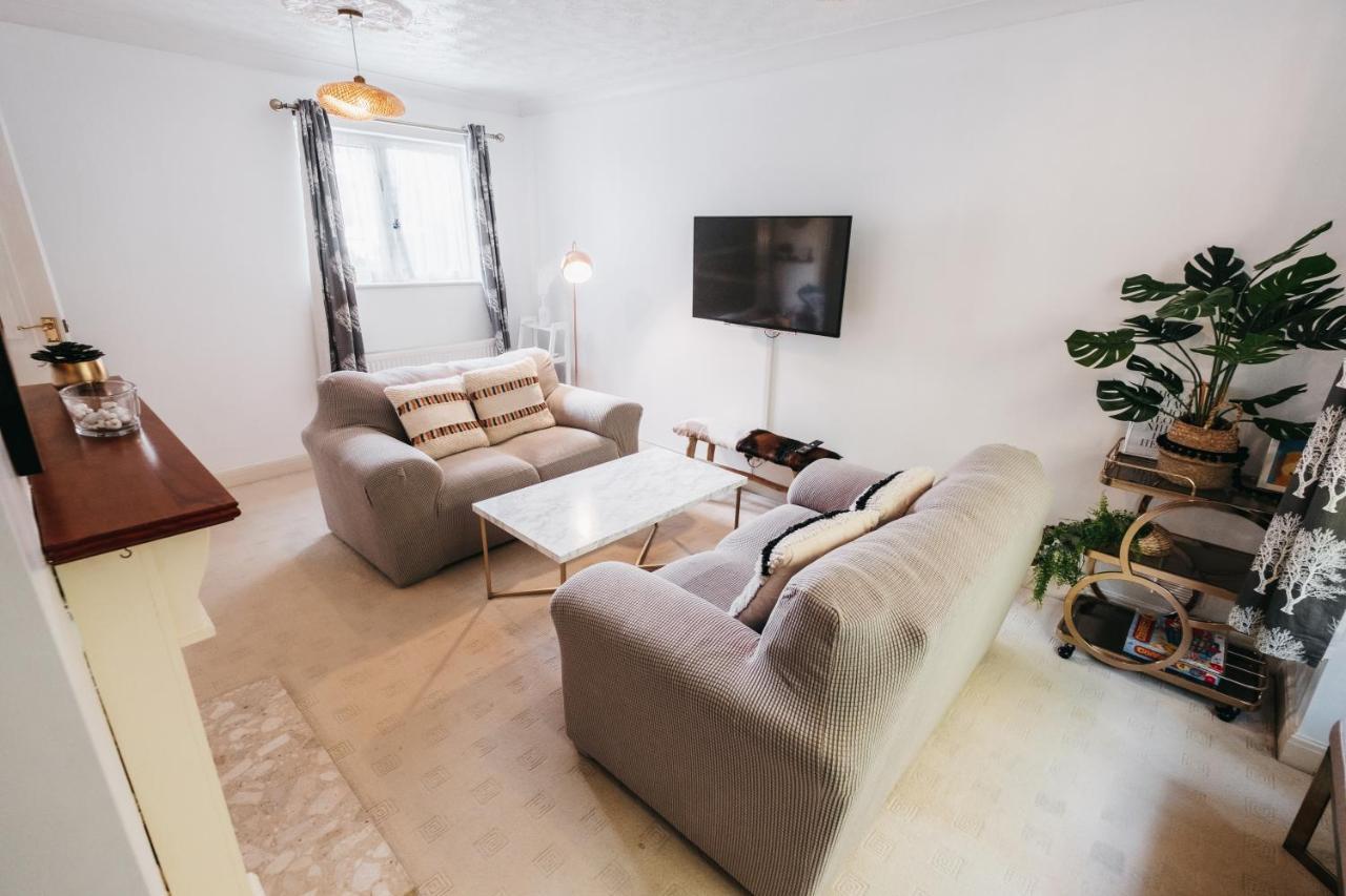 Booker Avenue House - 4 Bedroom House With Garden And Parking Milton Keynes Eksteriør bilde