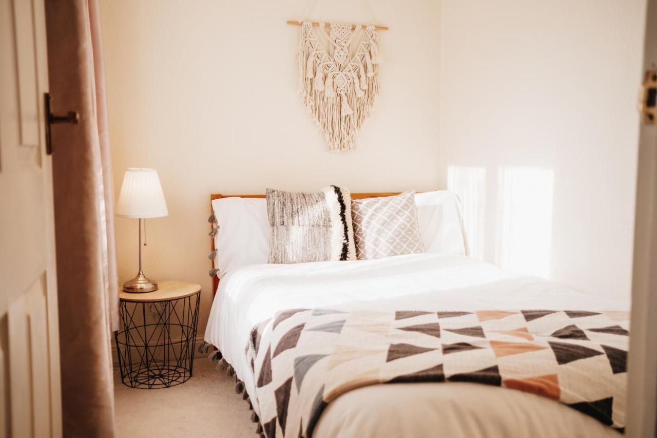 Booker Avenue House - 4 Bedroom House With Garden And Parking Milton Keynes Eksteriør bilde